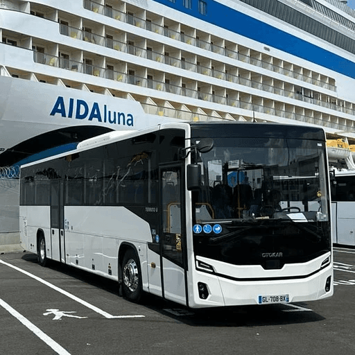 Bus concurrent CGTS Transport les 6F Voyageurs